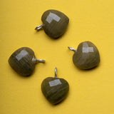 OMVAI : "HEART" Healing Pendant : Green Zed